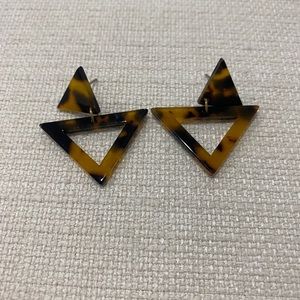 FREE W PURCHASE Geometric shaped earrings